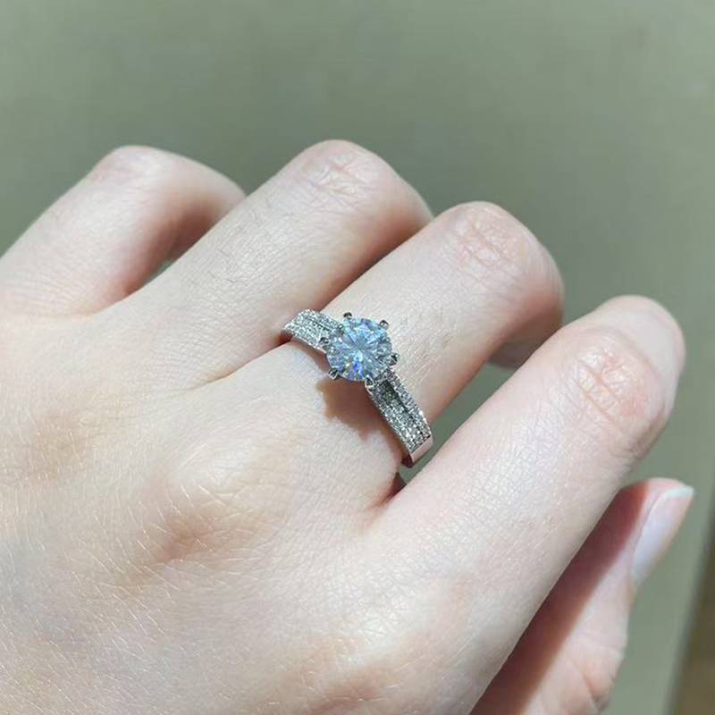 直臂微镶六爪Women's RingS925银镀白金定制选款主石Moissanite1.0ct/副石高碳钻